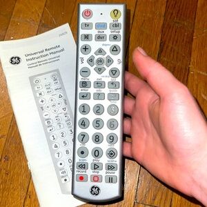 GE Silver Universal Remote Control NWOT